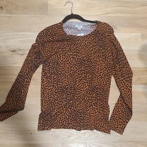 Lightweight crewneck sweater